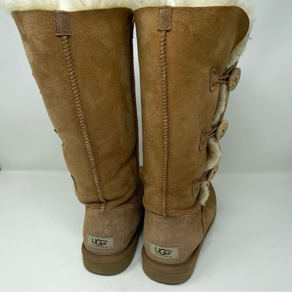 UGG Boots - Picture 2 of 4